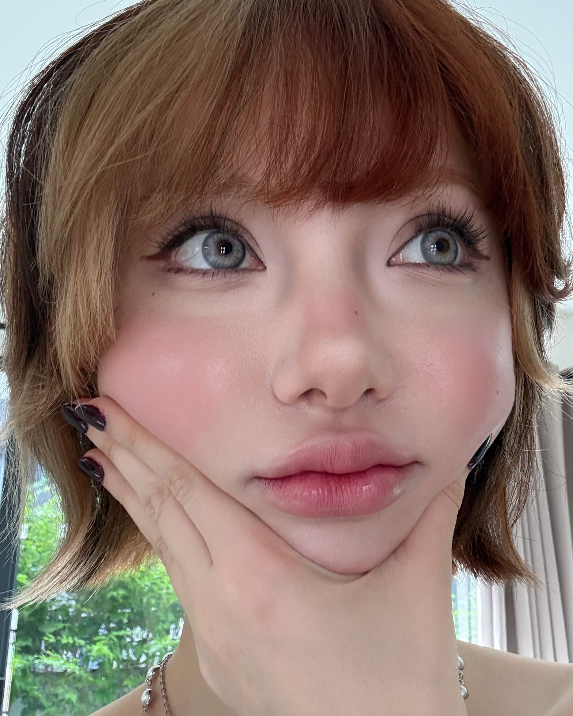 พลอยชมพู - ญานนีน ภารวี ไวเกล