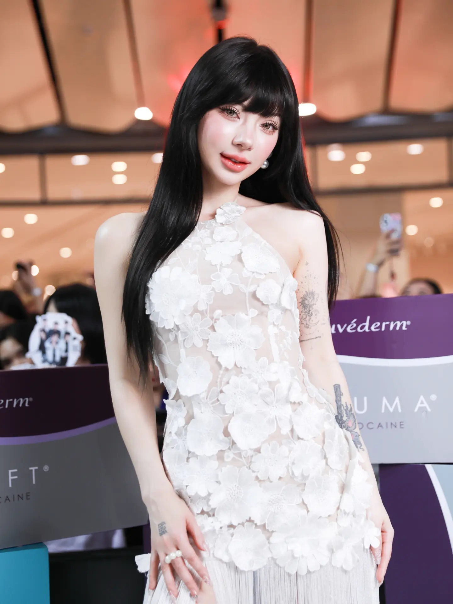 พลอยชมพู - ญานนีน ภารวี ไวเกล