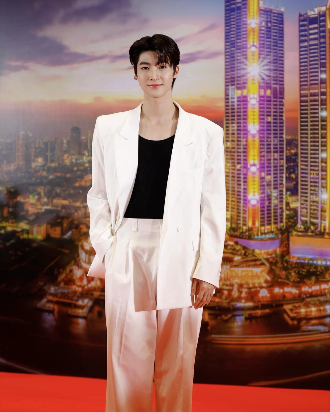 บลู - พงศ์ทิวัตถ์ ตั้งวันเจริญ