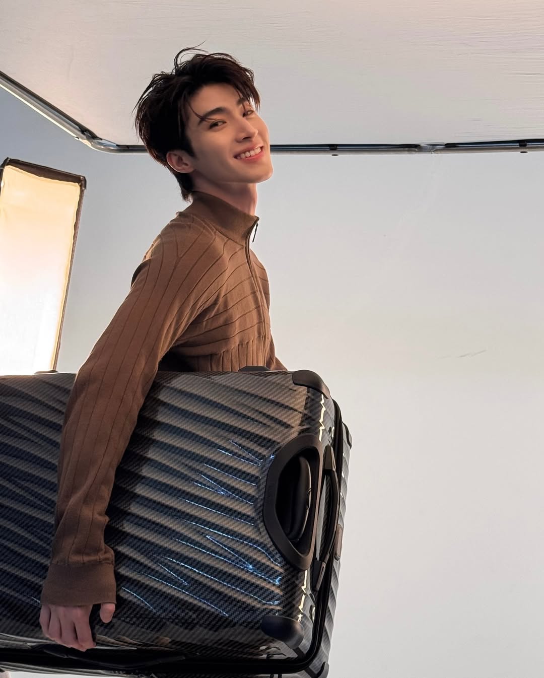 บลู - พงศ์ทิวัตถ์ ตั้งวันเจริญ