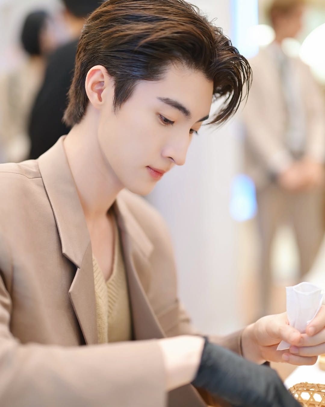 บลู - พงศ์ทิวัตถ์ ตั้งวันเจริญ