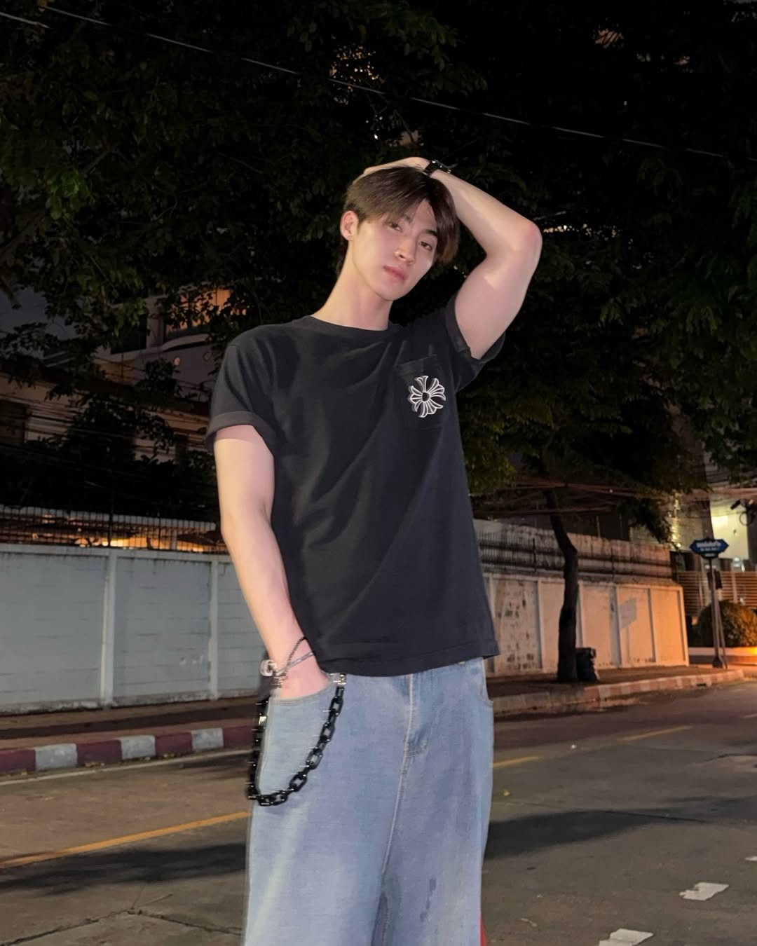 บลู - พงศ์ทิวัตถ์ ตั้งวันเจริญ