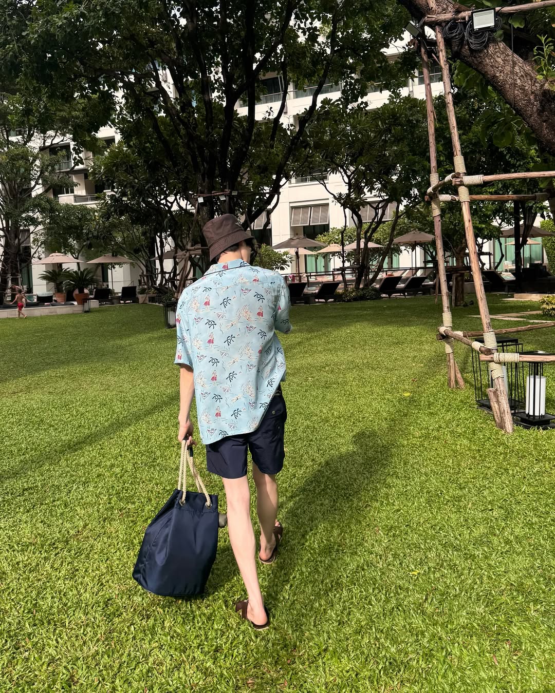 บลู - พงศ์ทิวัตถ์ ตั้งวันเจริญ