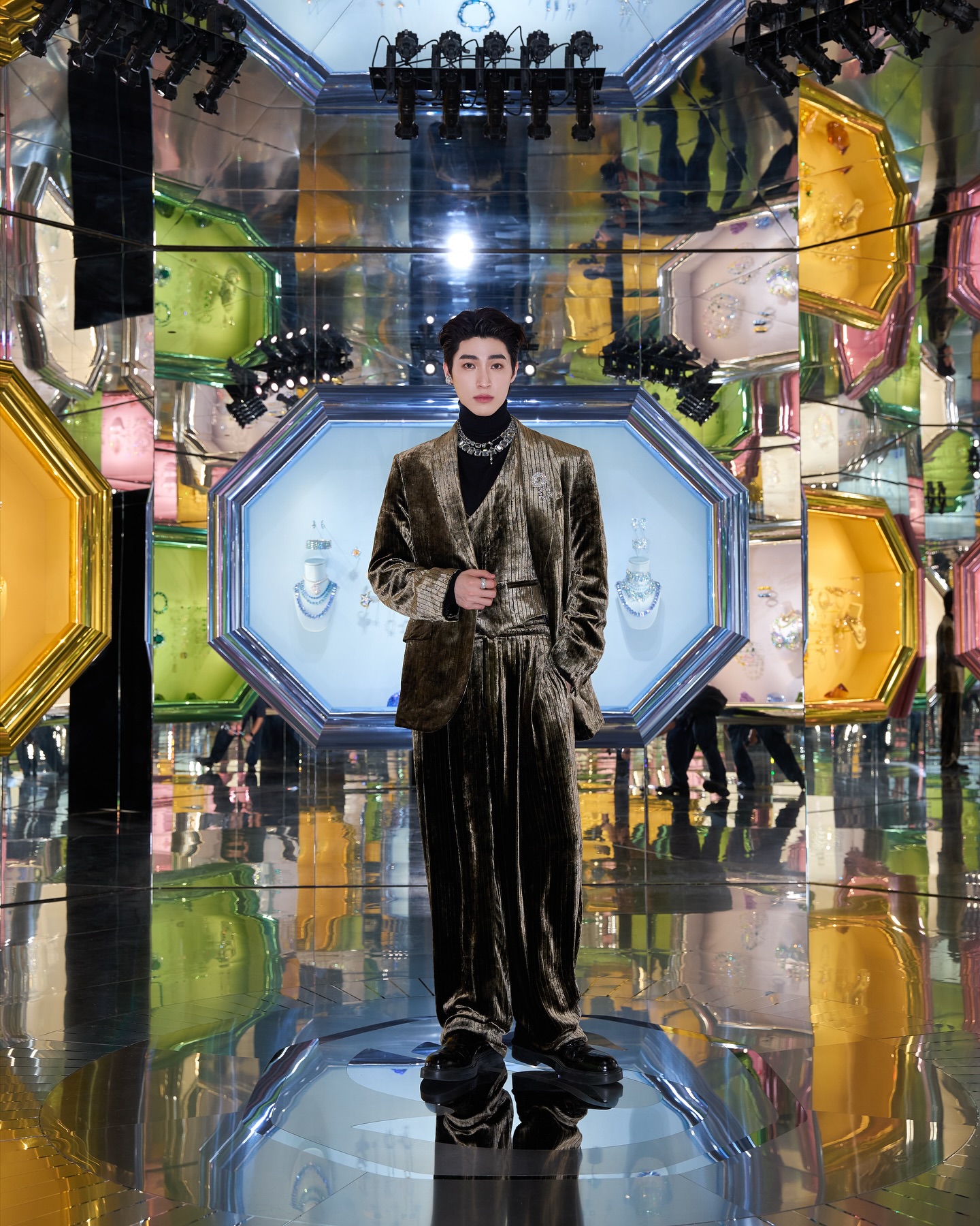 บลู - พงศ์ทิวัตถ์ ตั้งวันเจริญ