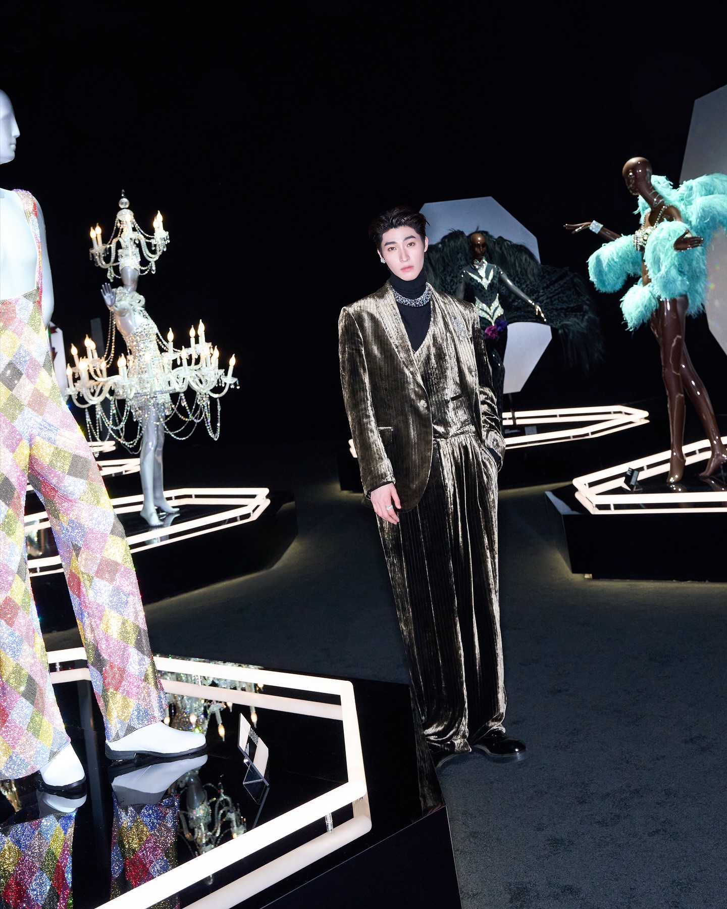 บลู - พงศ์ทิวัตถ์ ตั้งวันเจริญ