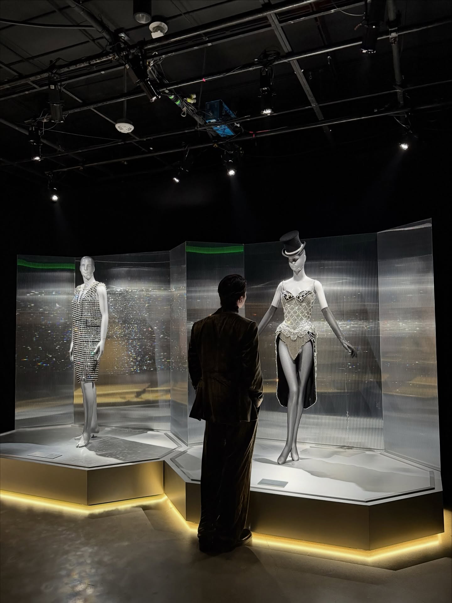 บลู - พงศ์ทิวัตถ์ ตั้งวันเจริญ