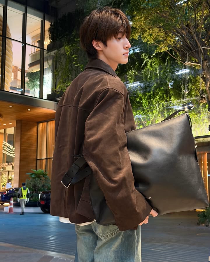 บลู - พงศ์ทิวัตถ์ ตั้งวันเจริญ