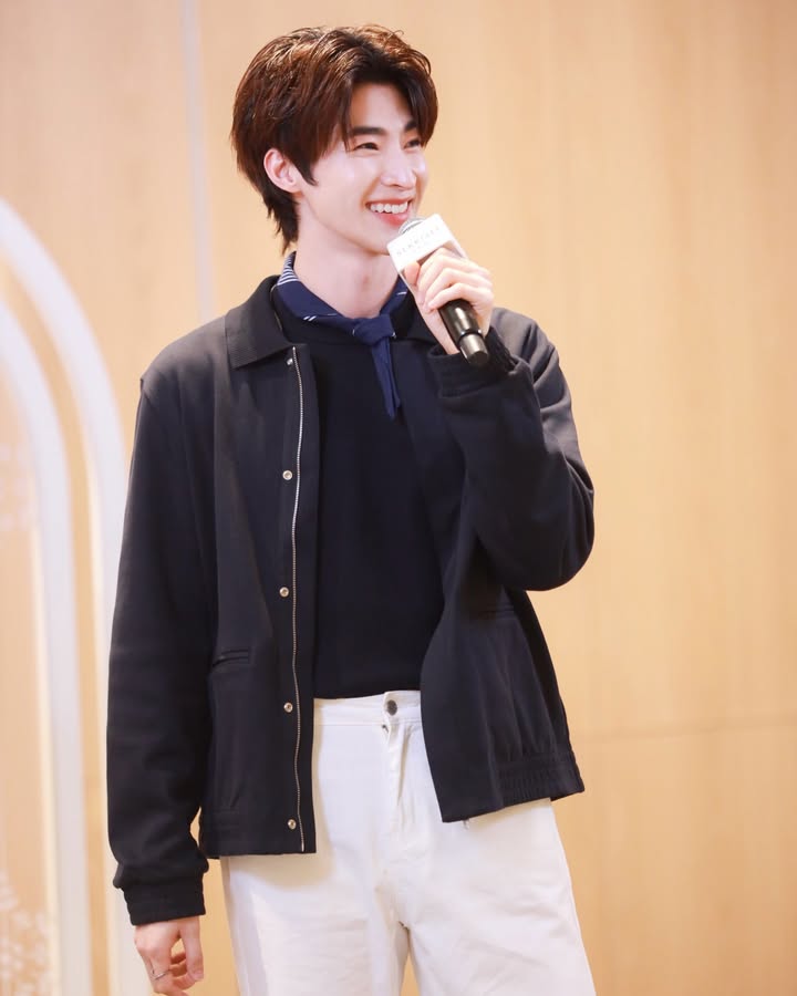 บลู - พงศ์ทิวัตถ์ ตั้งวันเจริญ