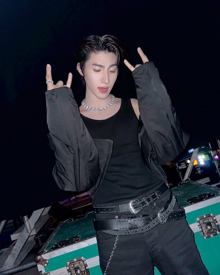 บลู - พงศ์ทิวัตถ์ ตั้งวันเจริญ