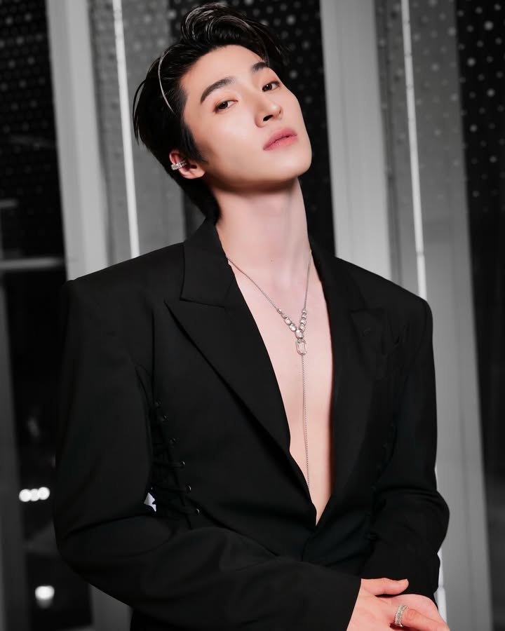 บลู - พงศ์ทิวัตถ์ ตั้งวันเจริญ