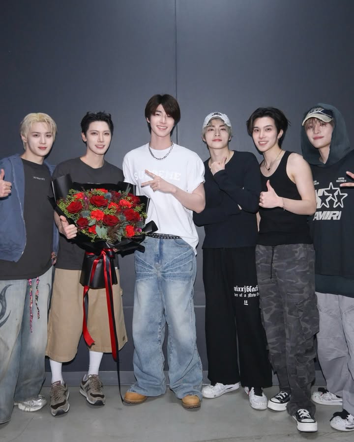 บลู - พงศ์ทิวัตถ์ ตั้งวันเจริญ