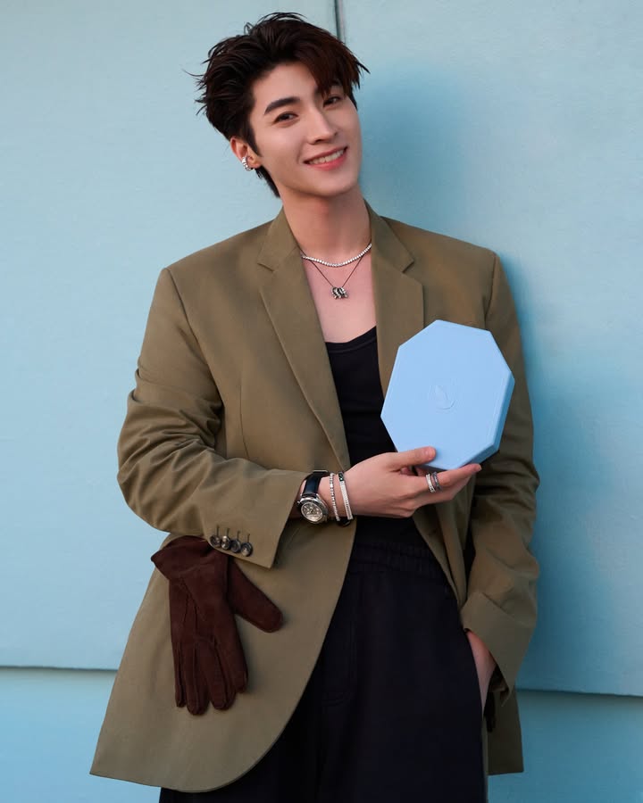 บลู - พงศ์ทิวัตถ์ ตั้งวันเจริญ