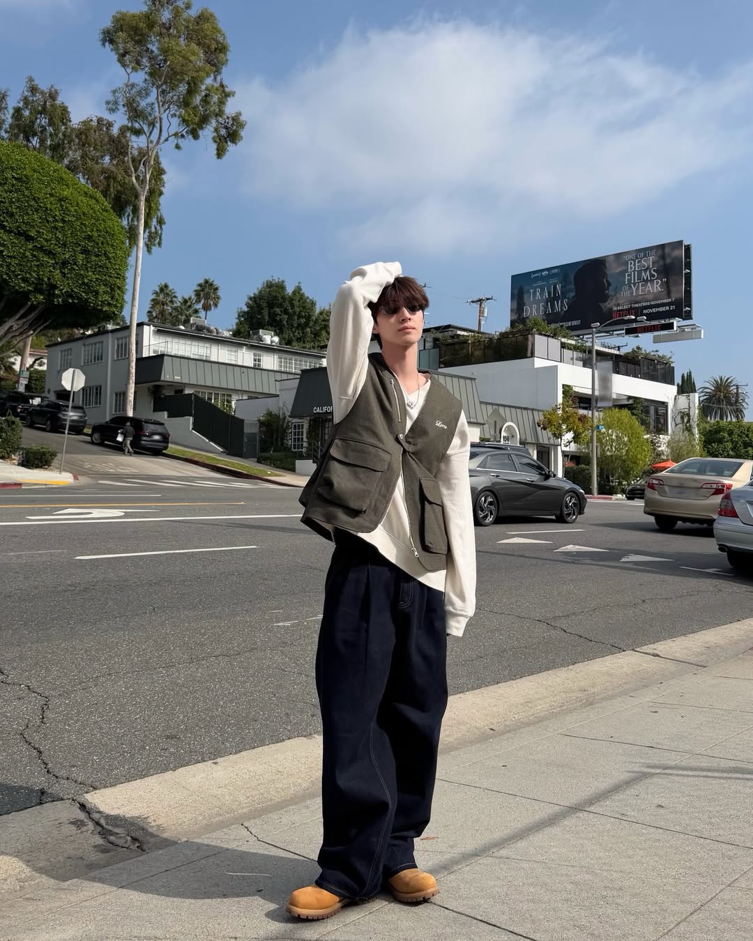 บลู - พงศ์ทิวัตถ์ ตั้งวันเจริญ