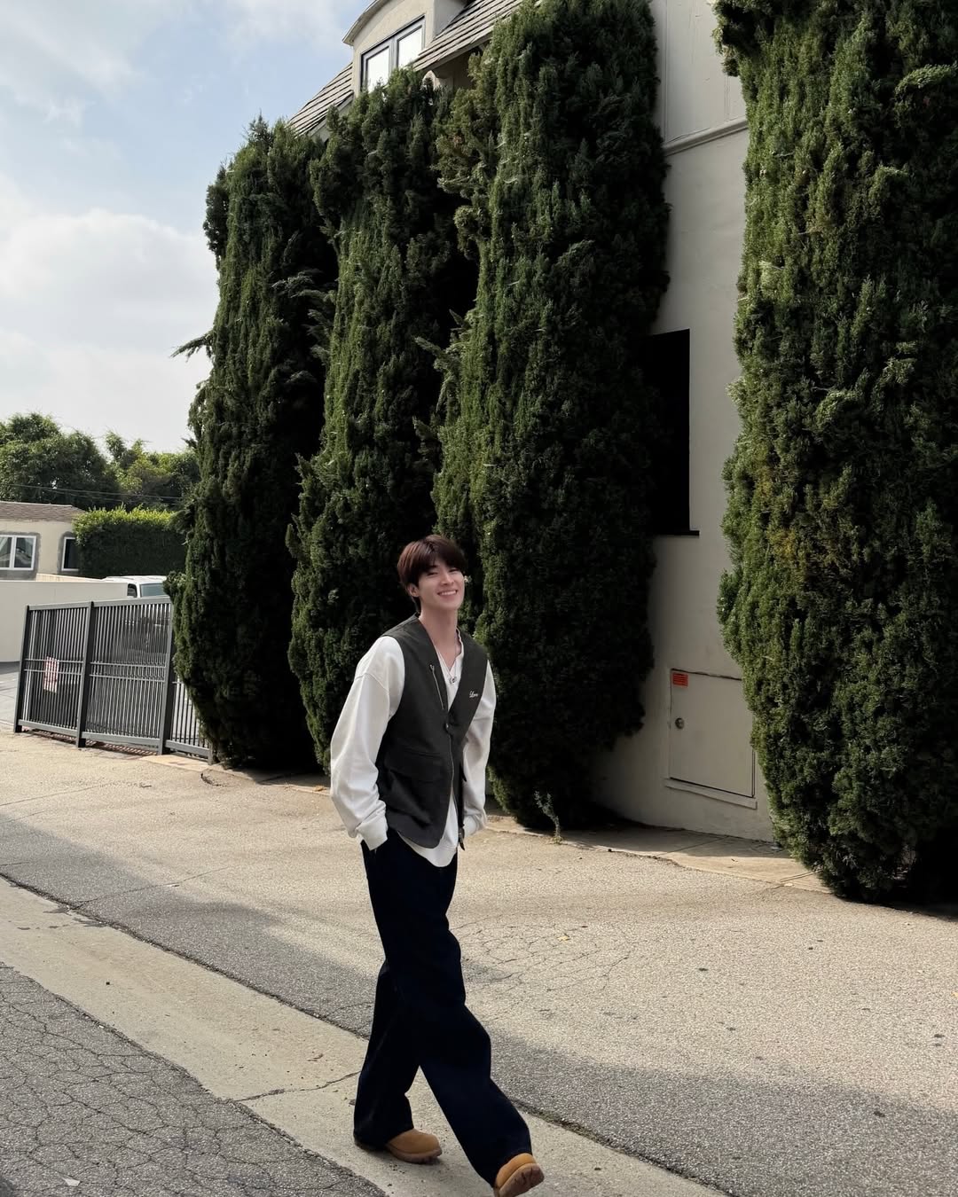 บลู - พงศ์ทิวัตถ์ ตั้งวันเจริญ