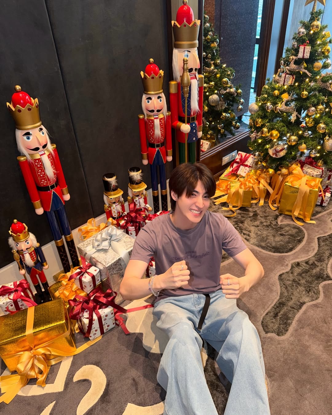 บลู - พงศ์ทิวัตถ์ ตั้งวันเจริญ