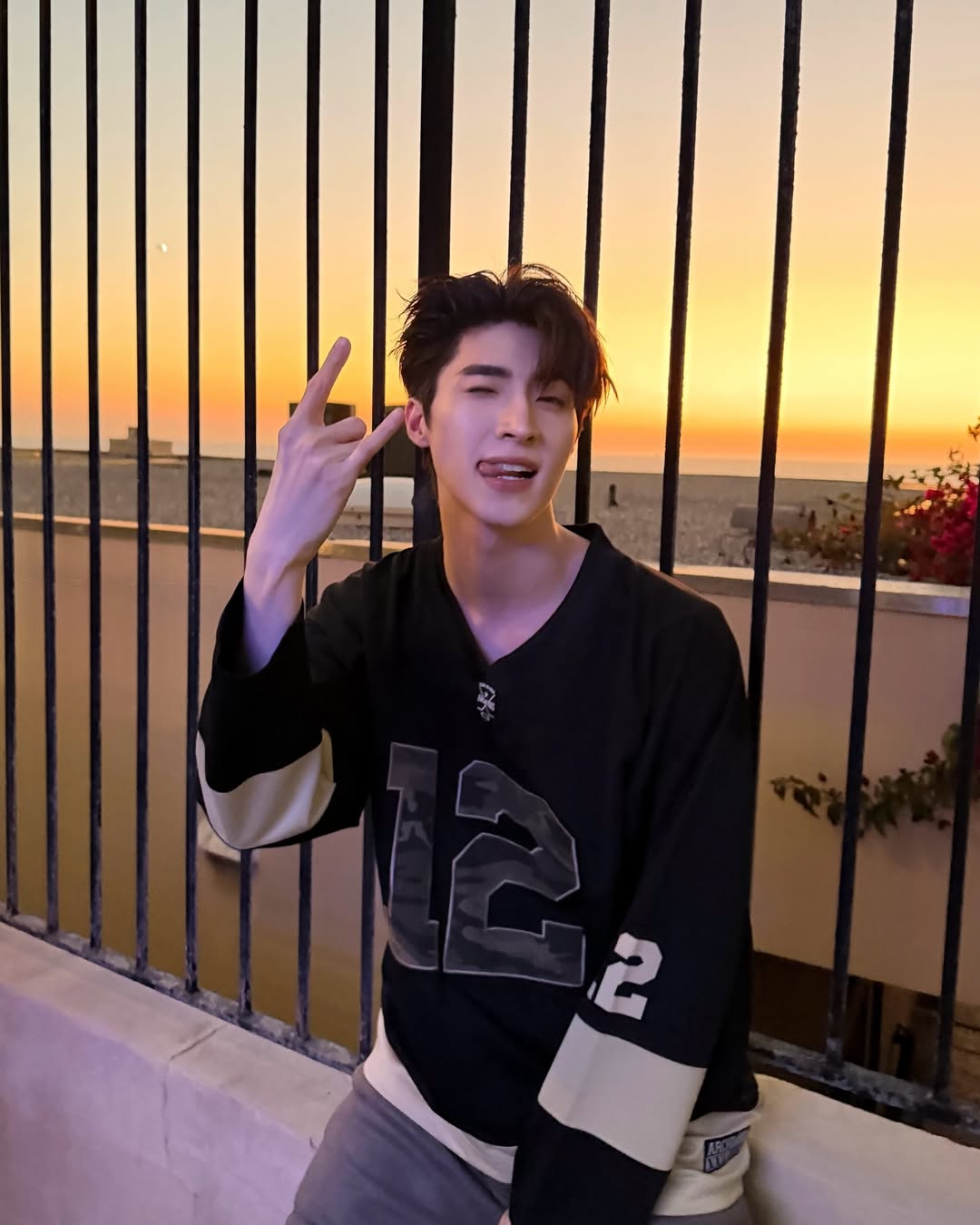 บลู - พงศ์ทิวัตถ์ ตั้งวันเจริญ