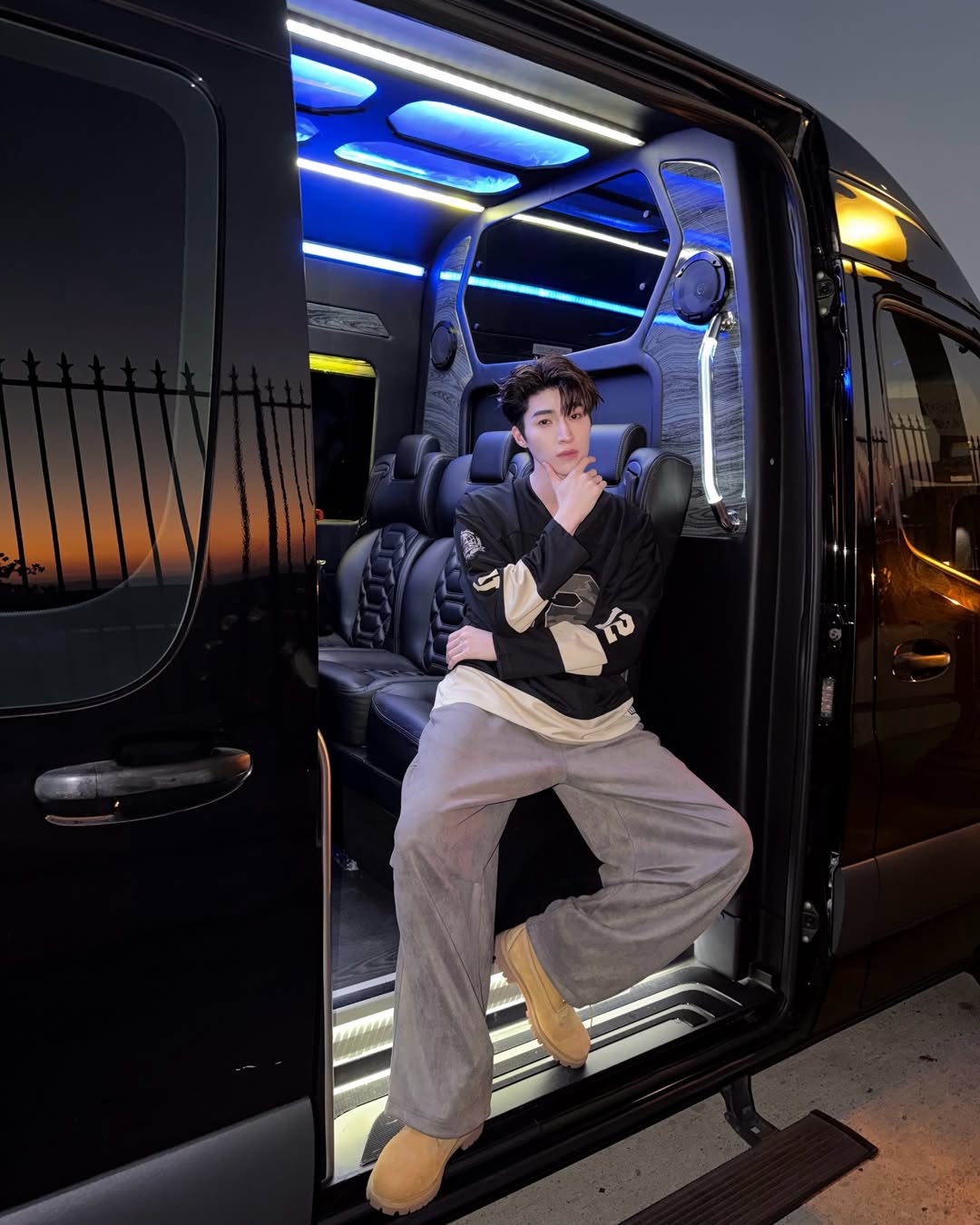 บลู - พงศ์ทิวัตถ์ ตั้งวันเจริญ