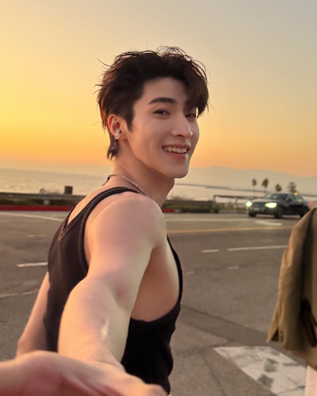 บลู - พงศ์ทิวัตถ์ ตั้งวันเจริญ