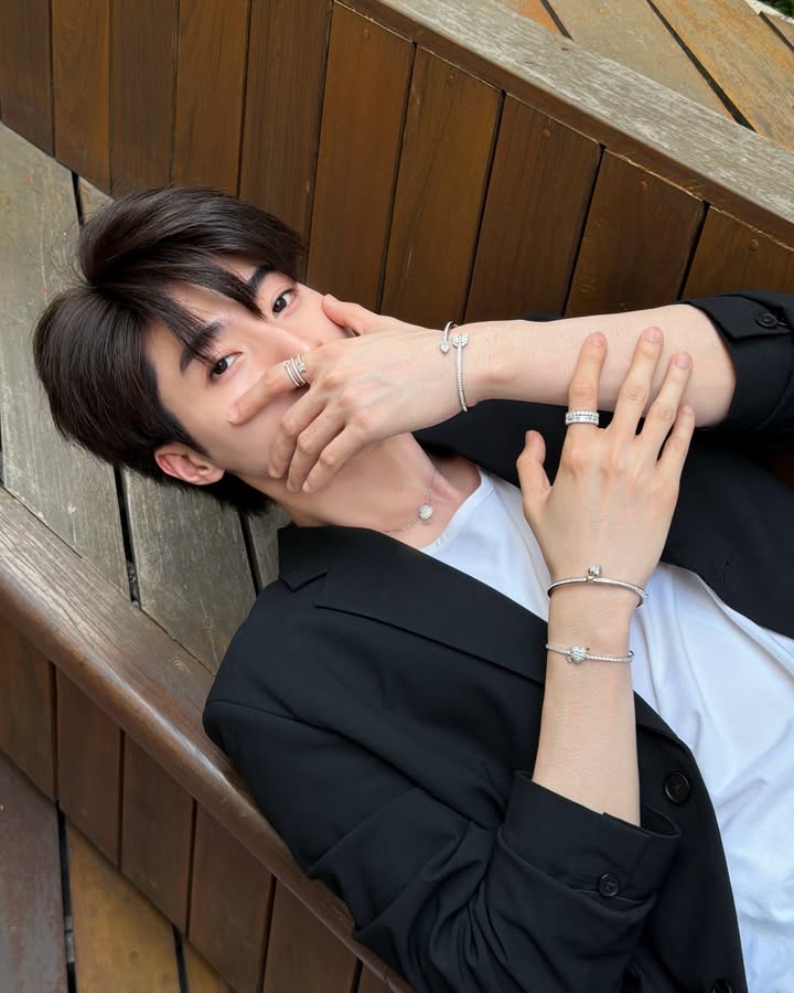 บลู - พงศ์ทิวัตถ์ ตั้งวันเจริญ