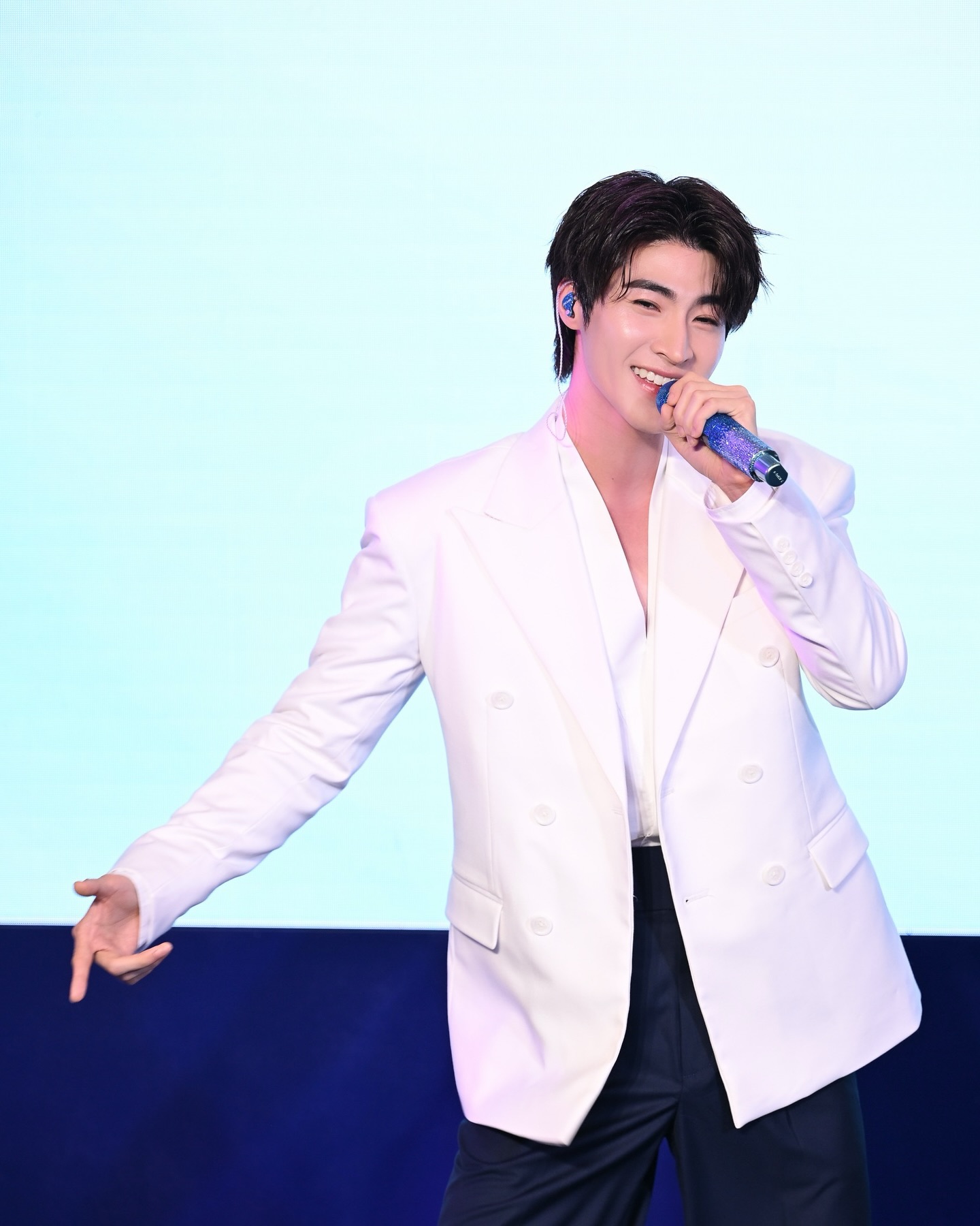 บลู - พงศ์ทิวัตถ์ ตั้งวันเจริญ