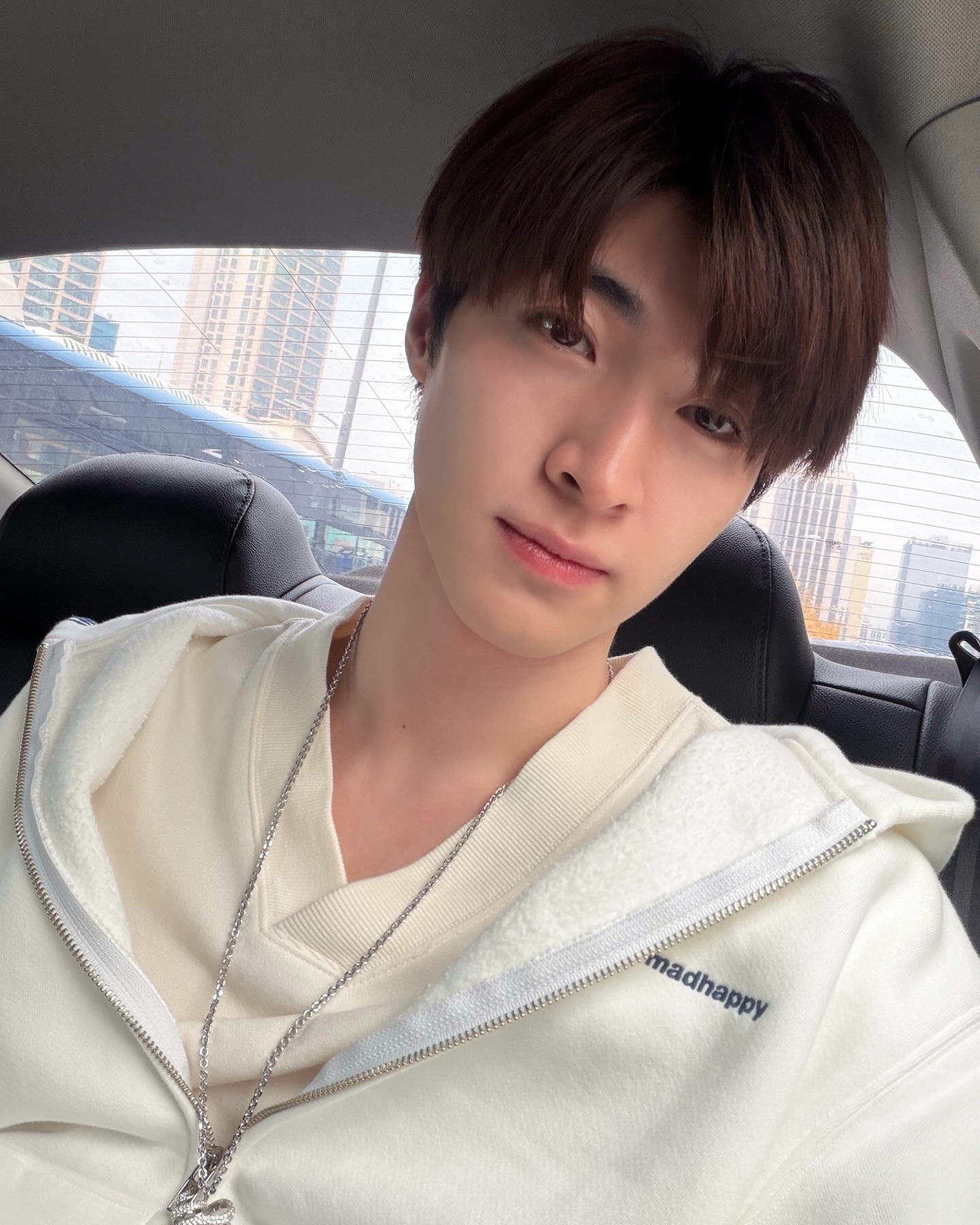 บลู - พงศ์ทิวัตถ์ ตั้งวันเจริญ