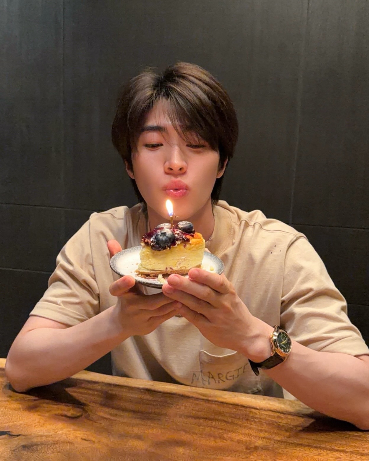 บลู - พงศ์ทิวัตถ์ ตั้งวันเจริญ