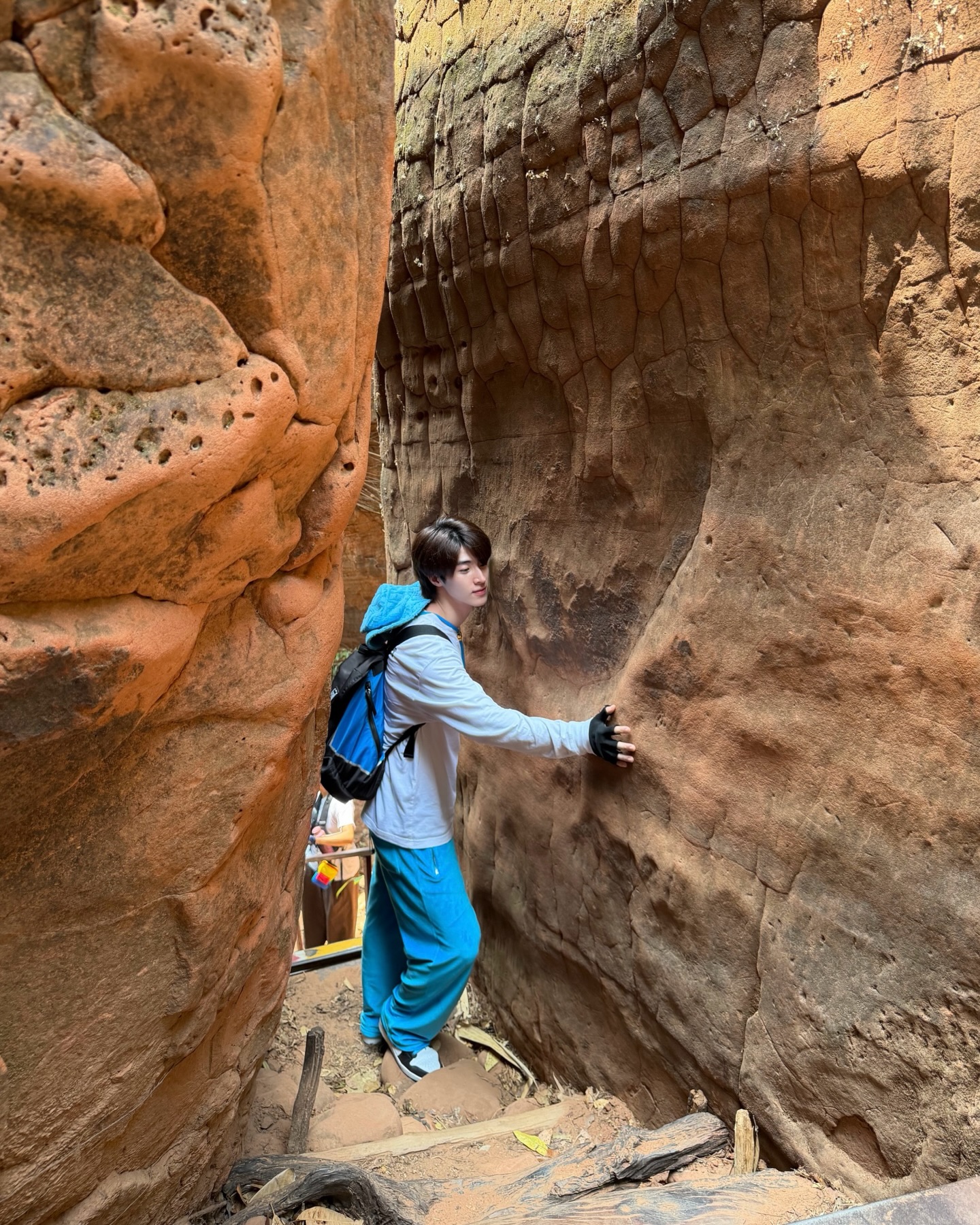 บลู - พงศ์ทิวัตถ์ ตั้งวันเจริญ