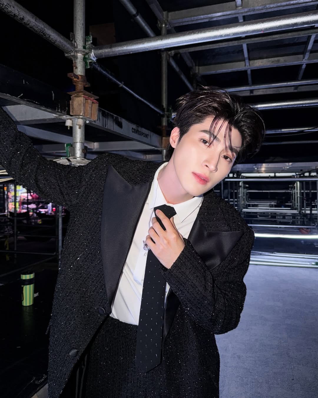 บลู - พงศ์ทิวัตถ์ ตั้งวันเจริญ