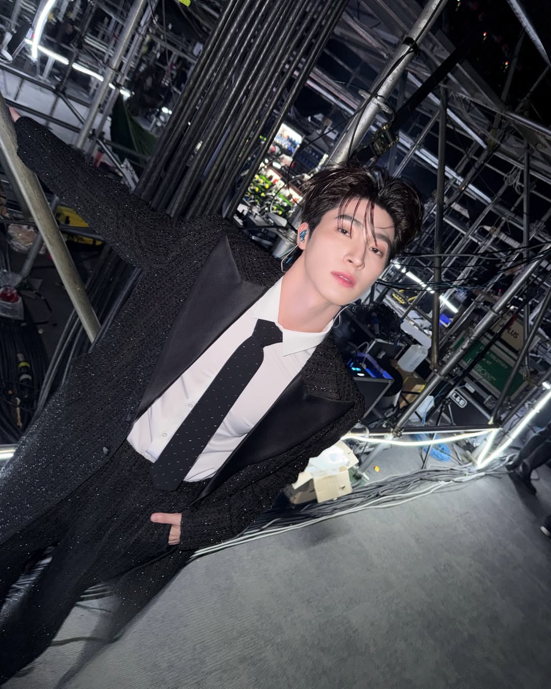 บลู - พงศ์ทิวัตถ์ ตั้งวันเจริญ