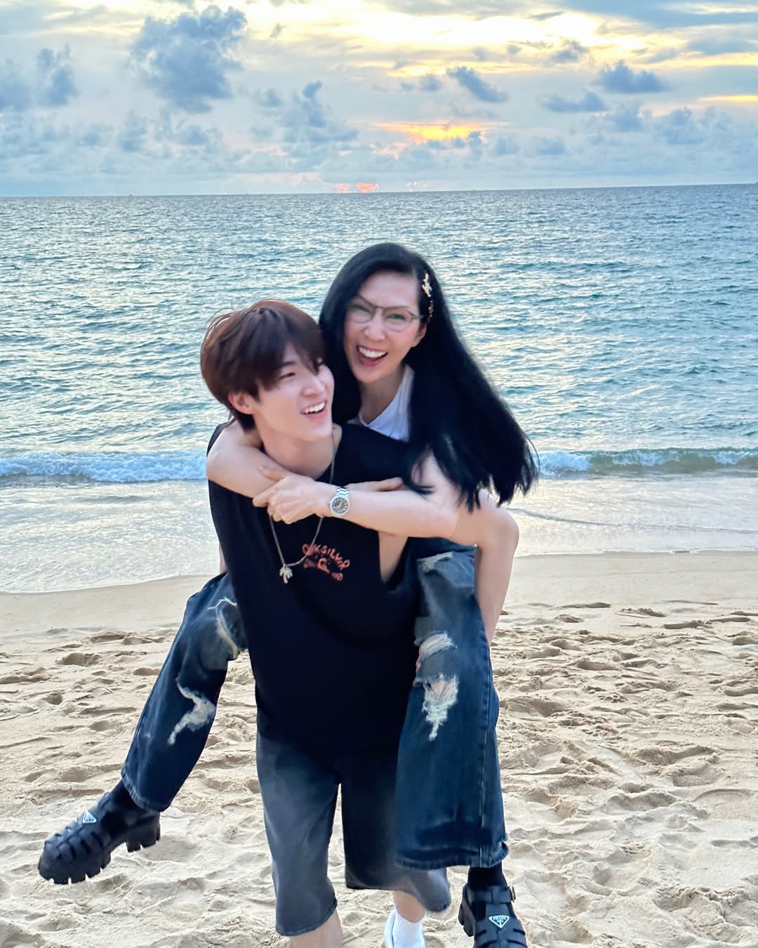 บลู - พงศ์ทิวัตถ์ ตั้งวันเจริญ