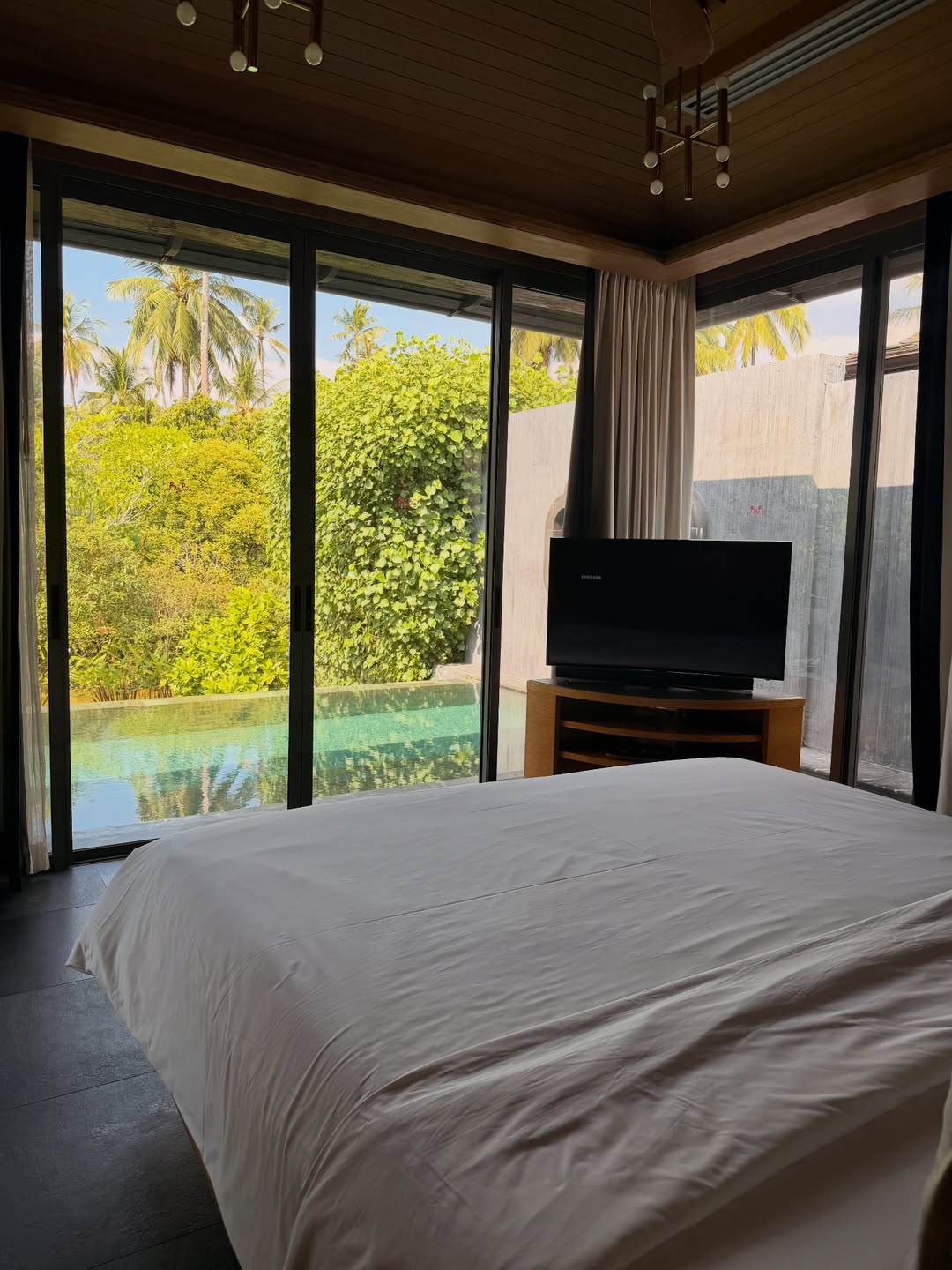 เจมส์ - ธีรดนย์ ศุภพันธุ์ภิญโญ