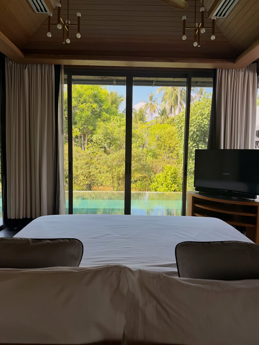 เจมส์ - ธีรดนย์ ศุภพันธุ์ภิญโญ