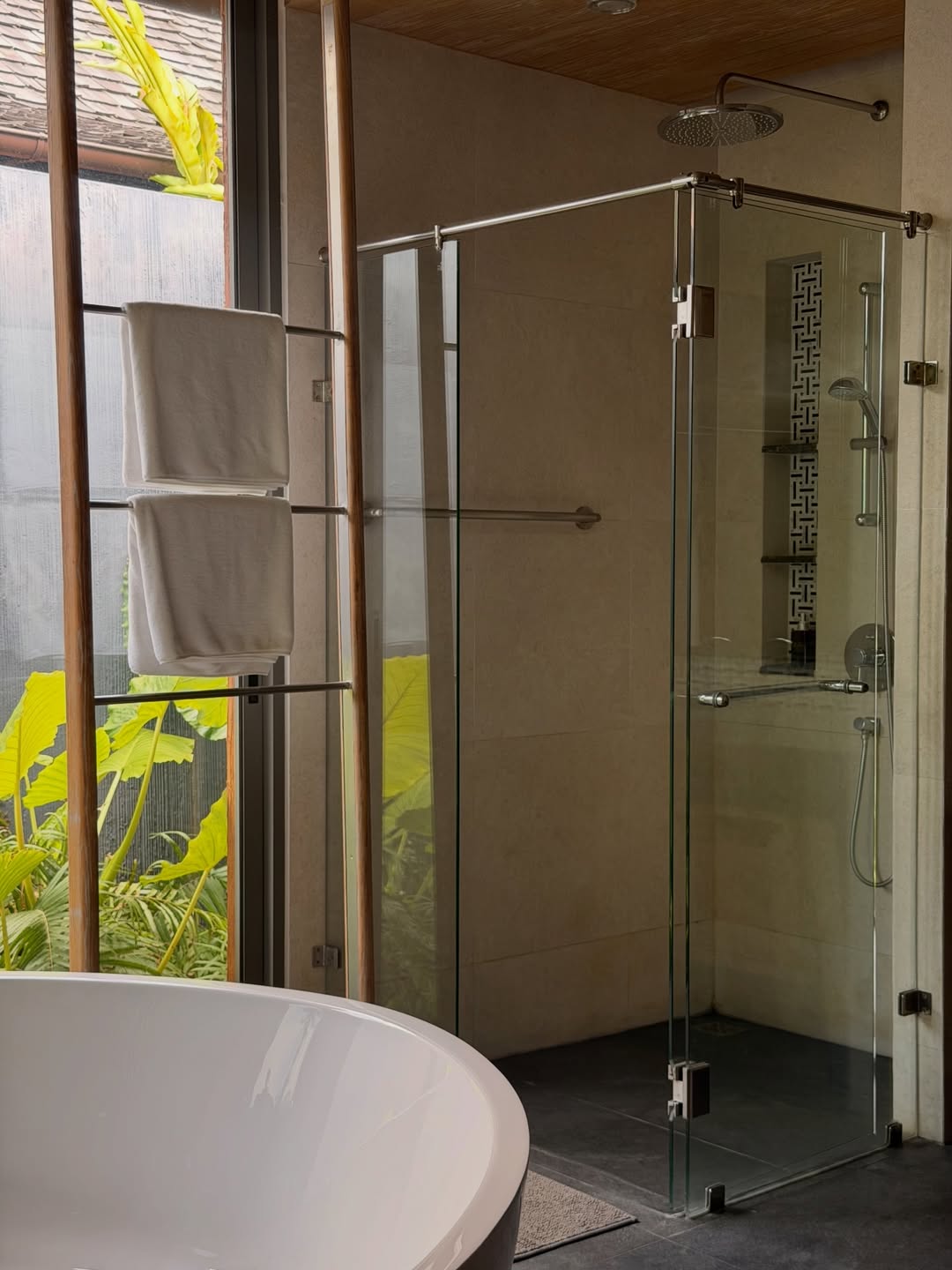 เจมส์ - ธีรดนย์ ศุภพันธุ์ภิญโญ