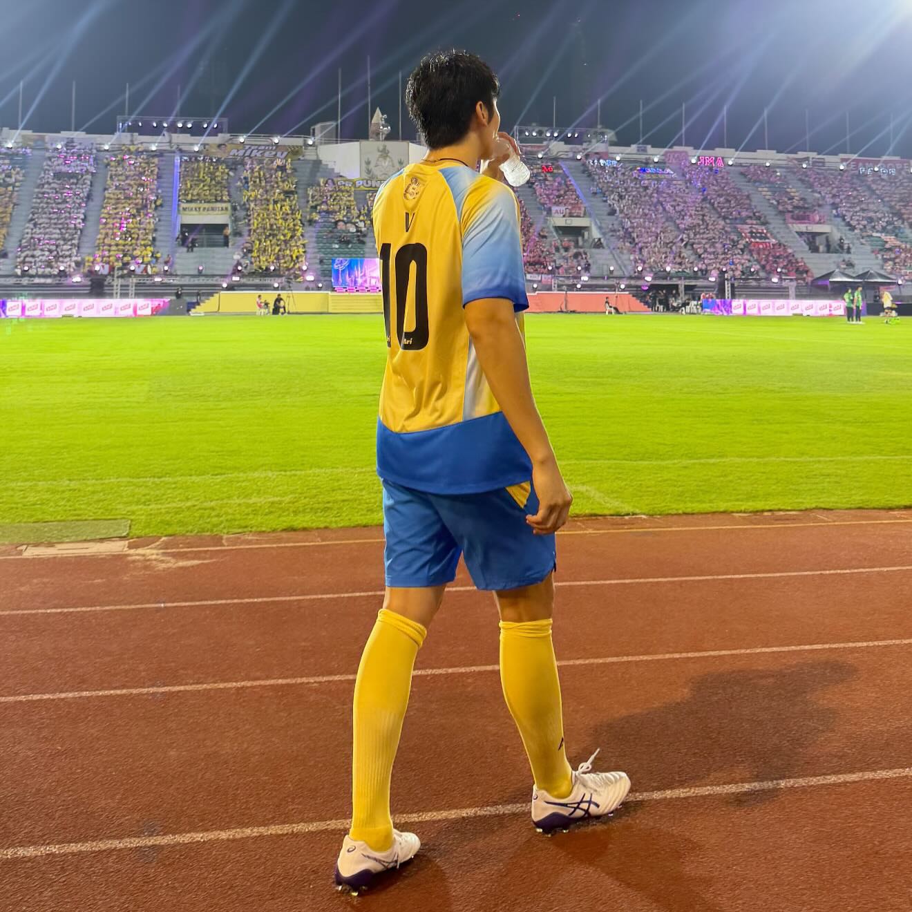 ริว - วชิรวิชญ์ อรัญธนวงศ์