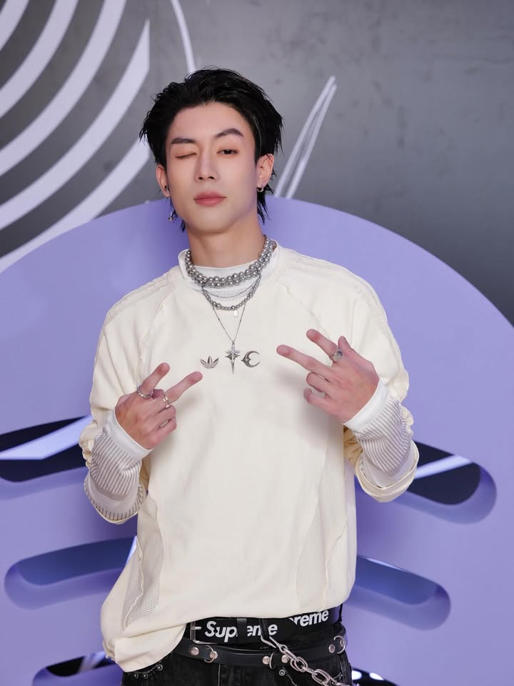 นิว - ชยภัค ตันประยูร