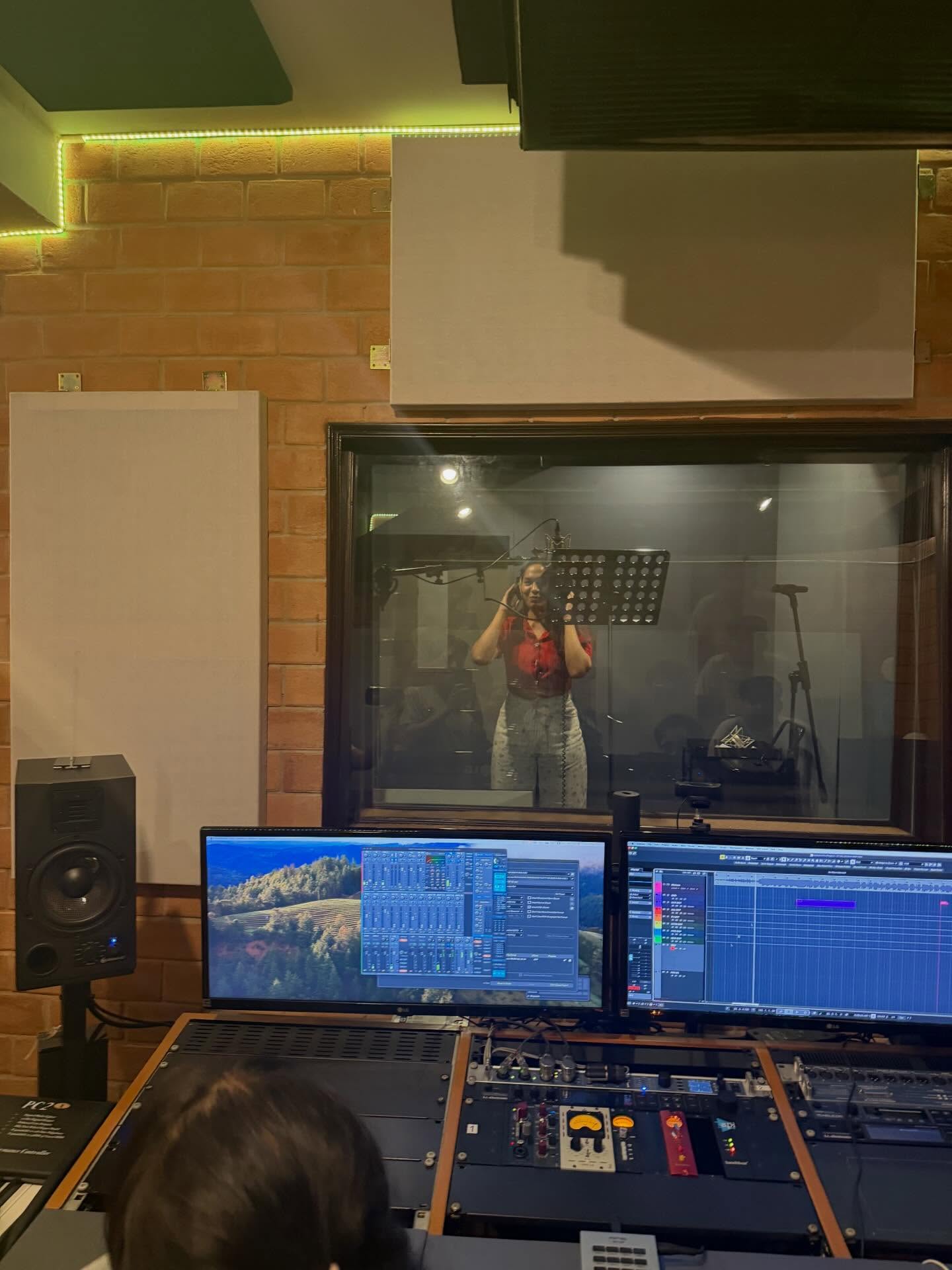 นิว - ชยภัค ตันประยูร