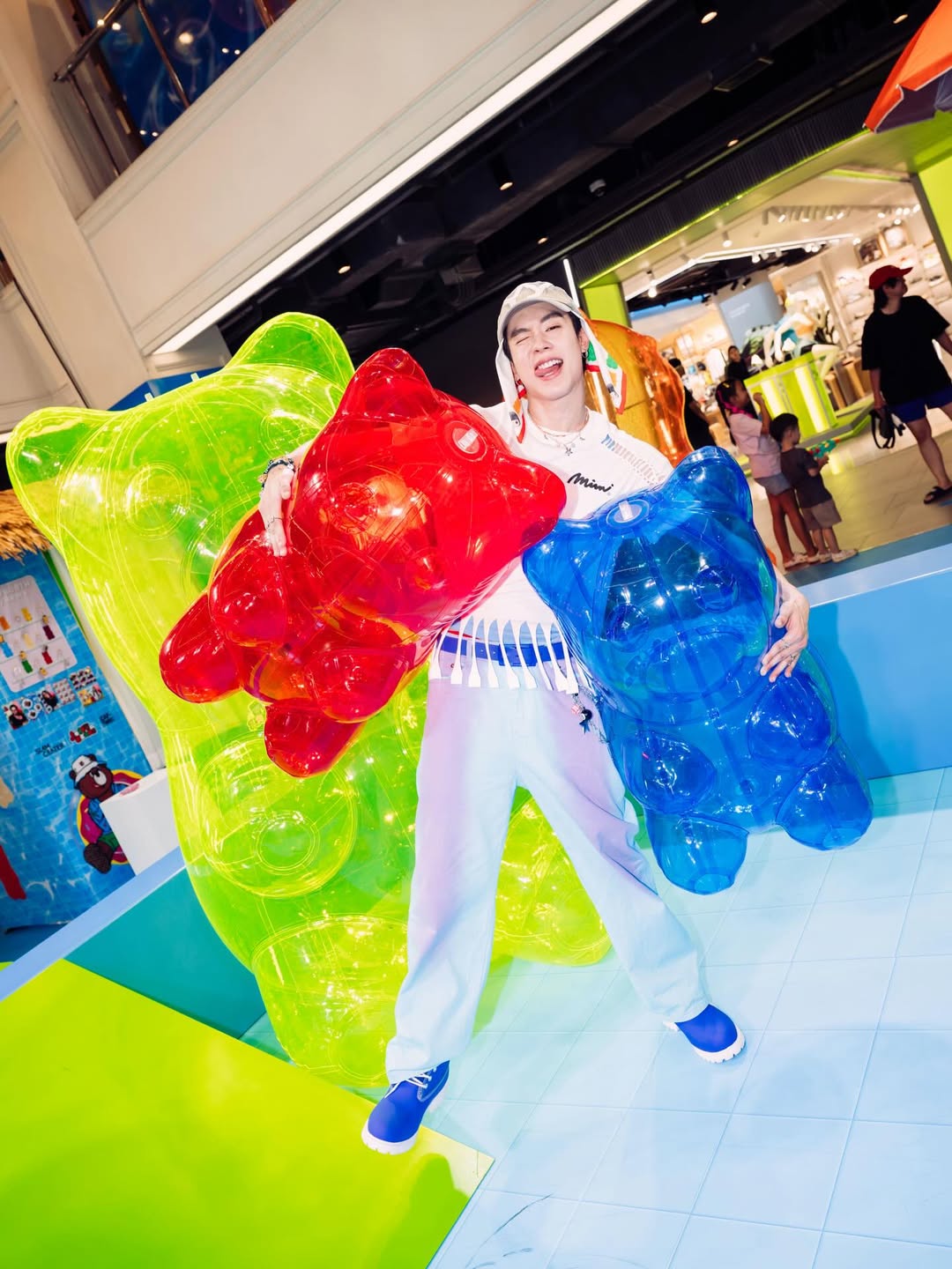 นิว - ชยภัค ตันประยูร