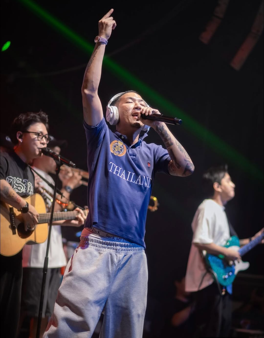 แจ๊ส ชวนชื่น