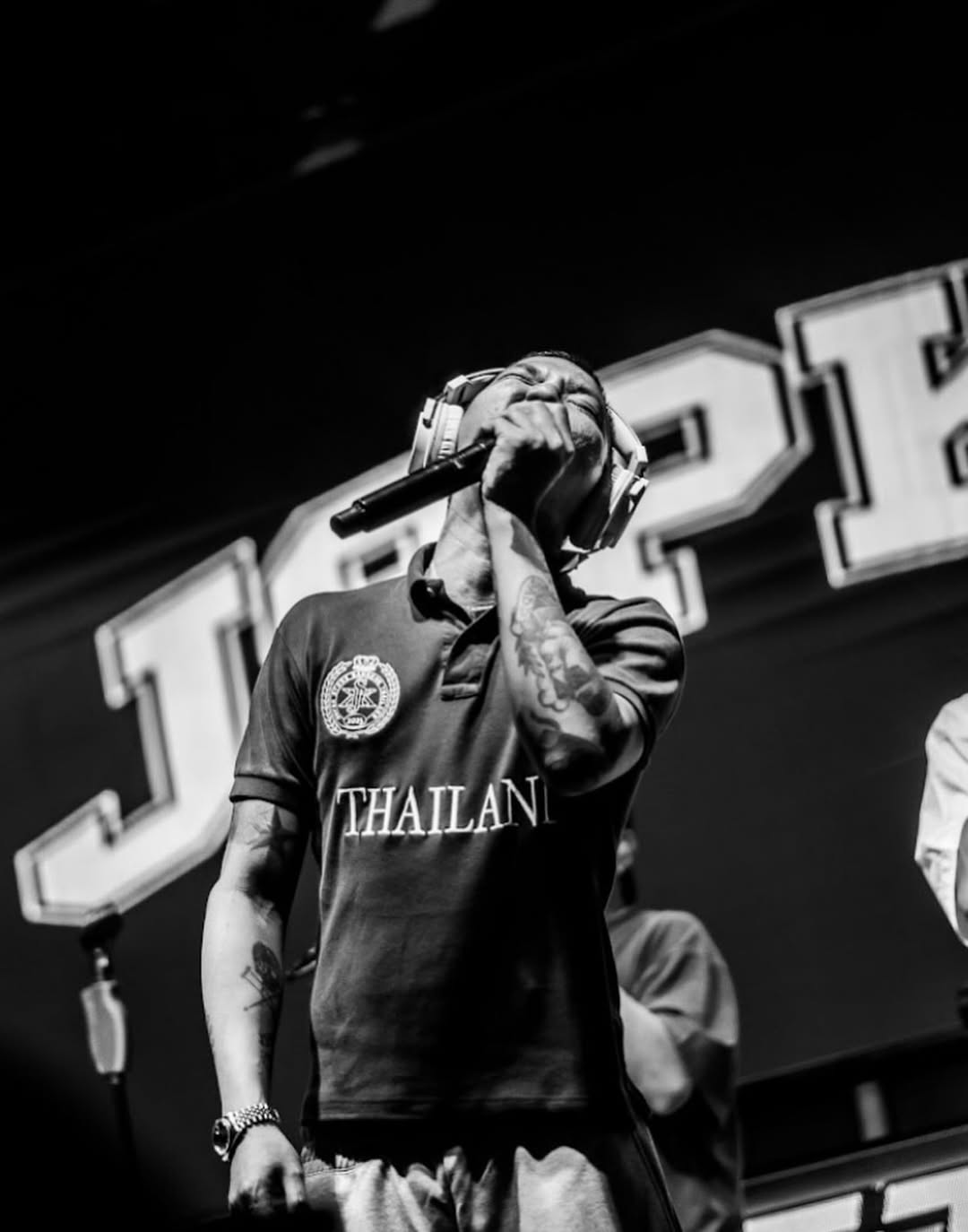 แจ๊ส ชวนชื่น