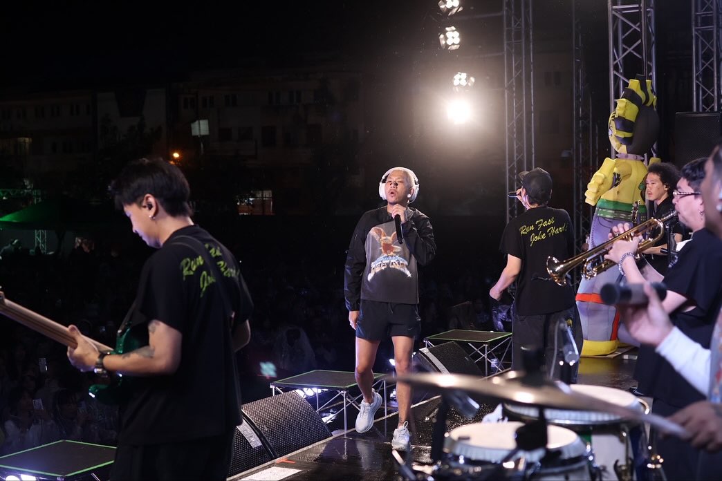 แจ๊ส ชวนชื่น