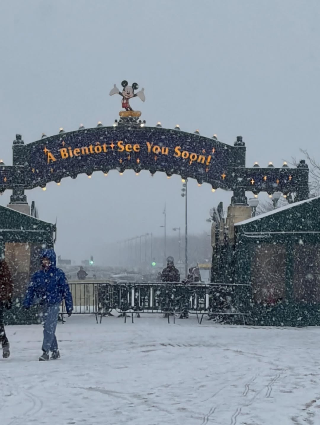 แจ๊ส ชวนชื่น