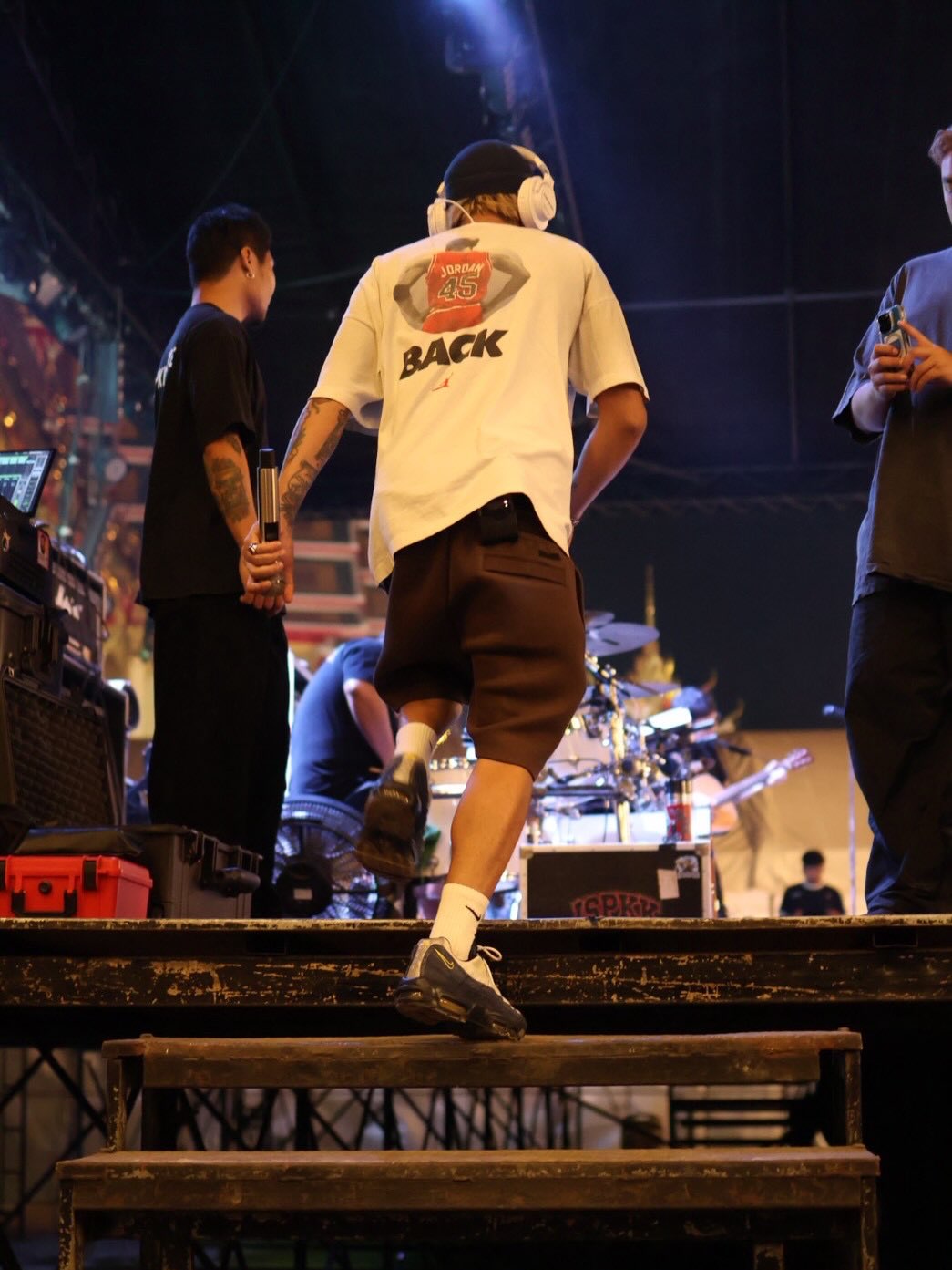 แจ๊ส ชวนชื่น