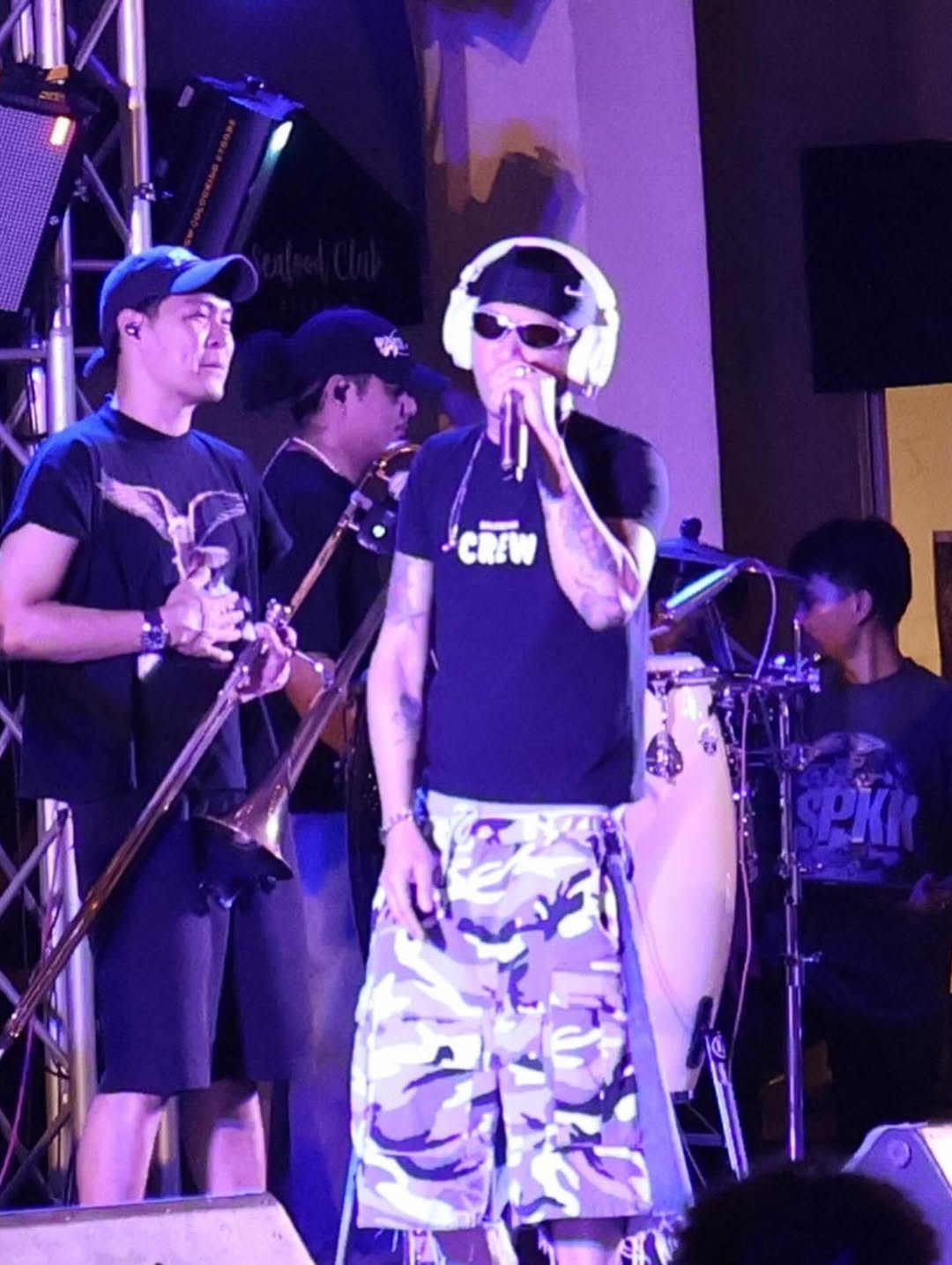 แจ๊ส ชวนชื่น