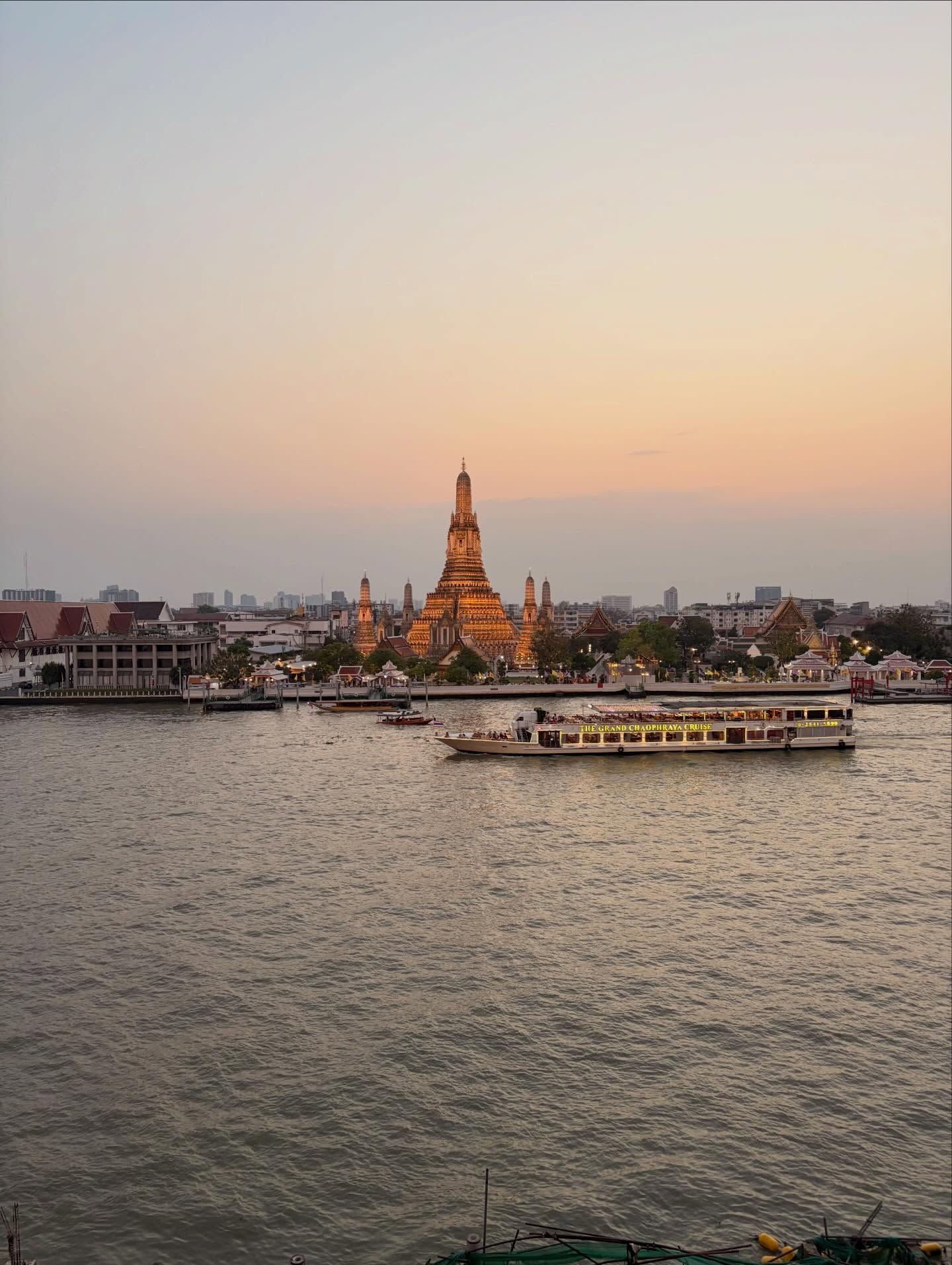 แจ๊ส ชวนชื่น