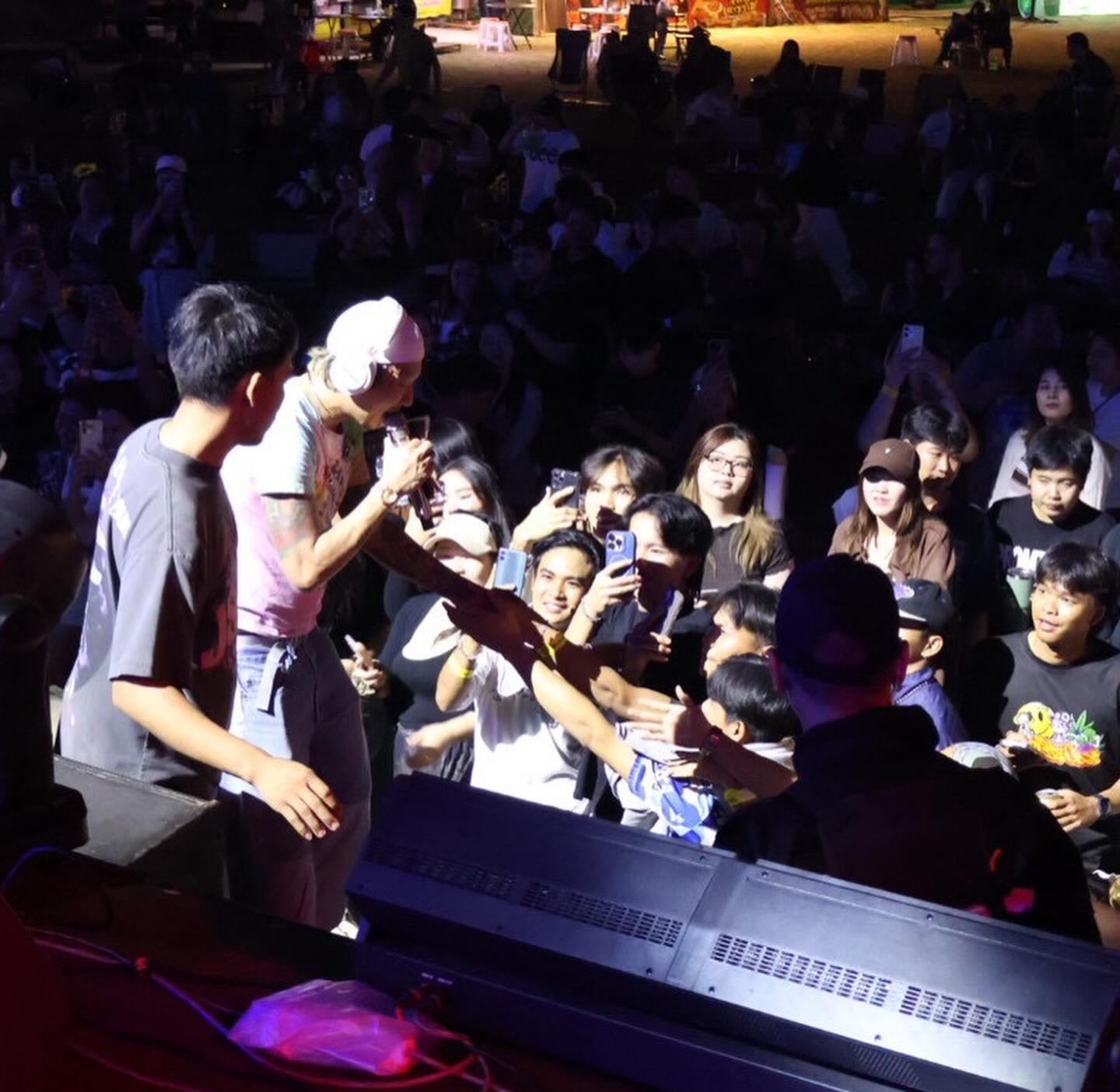 แจ๊ส ชวนชื่น