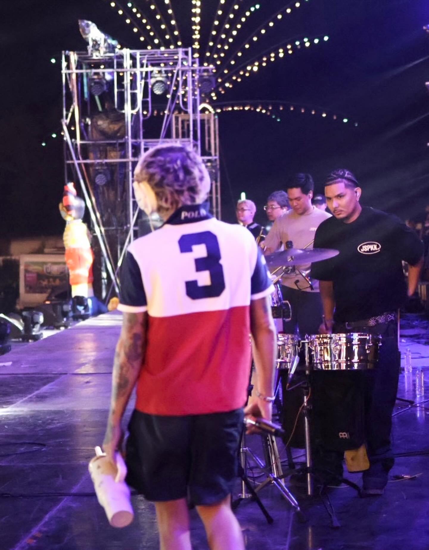 แจ๊ส ชวนชื่น