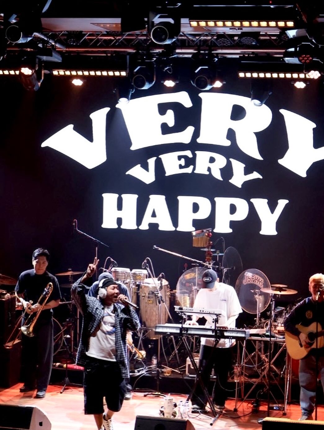 แจ๊ส ชวนชื่น