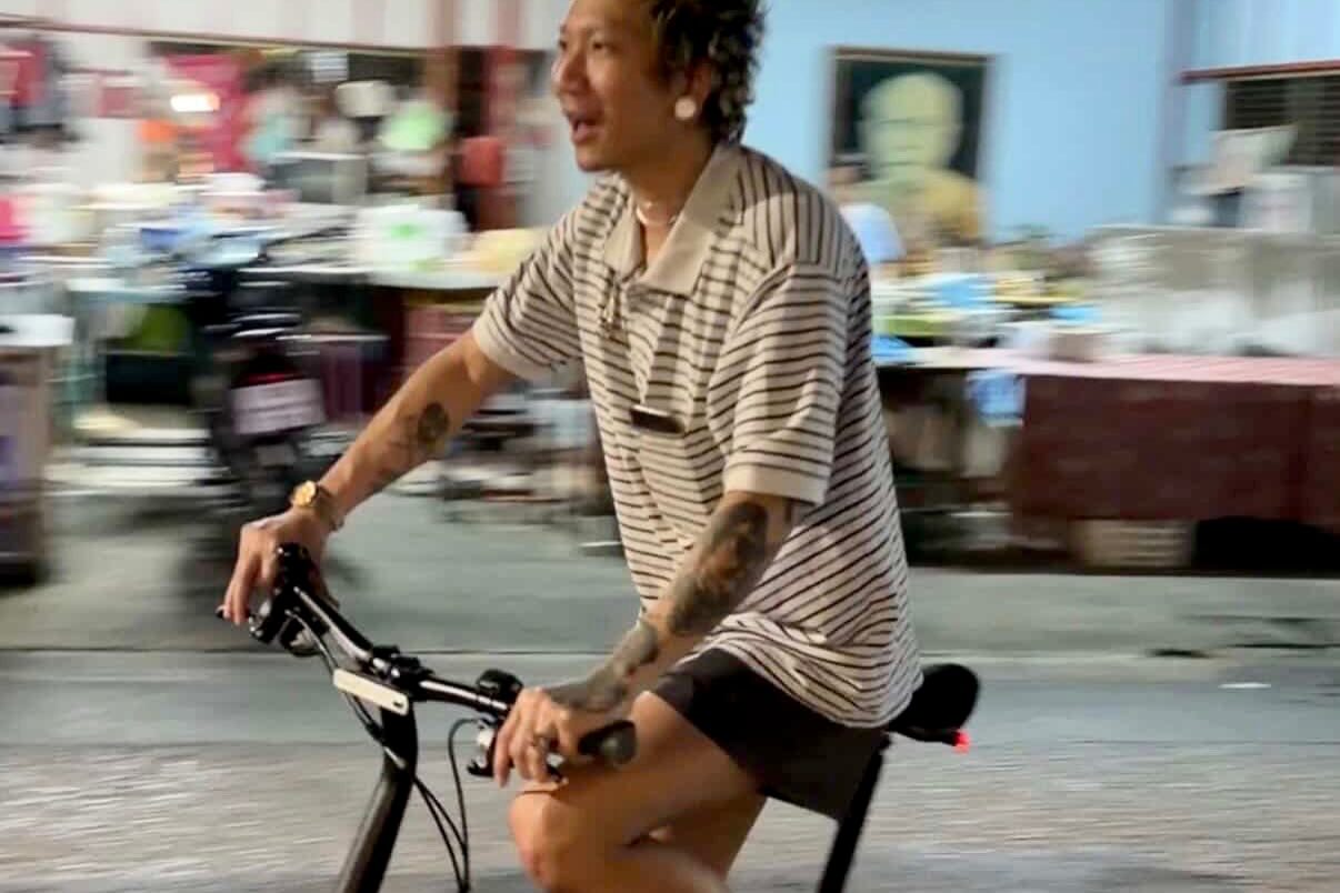 แจ๊ส ชวนชื่น