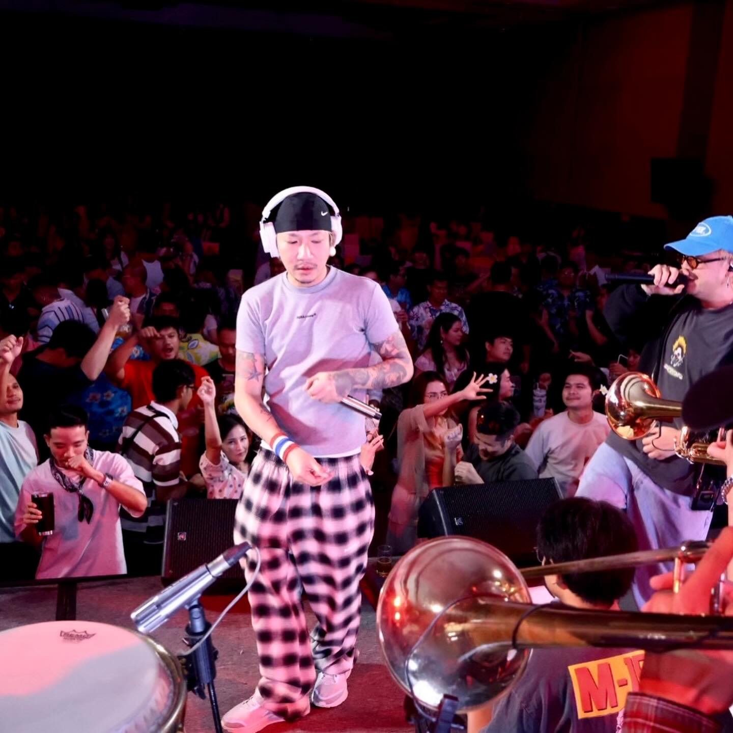 แจ๊ส ชวนชื่น