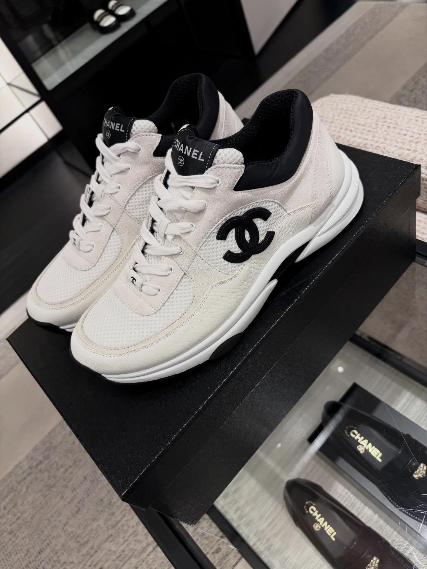 แจ๊ส ชวนชื่น